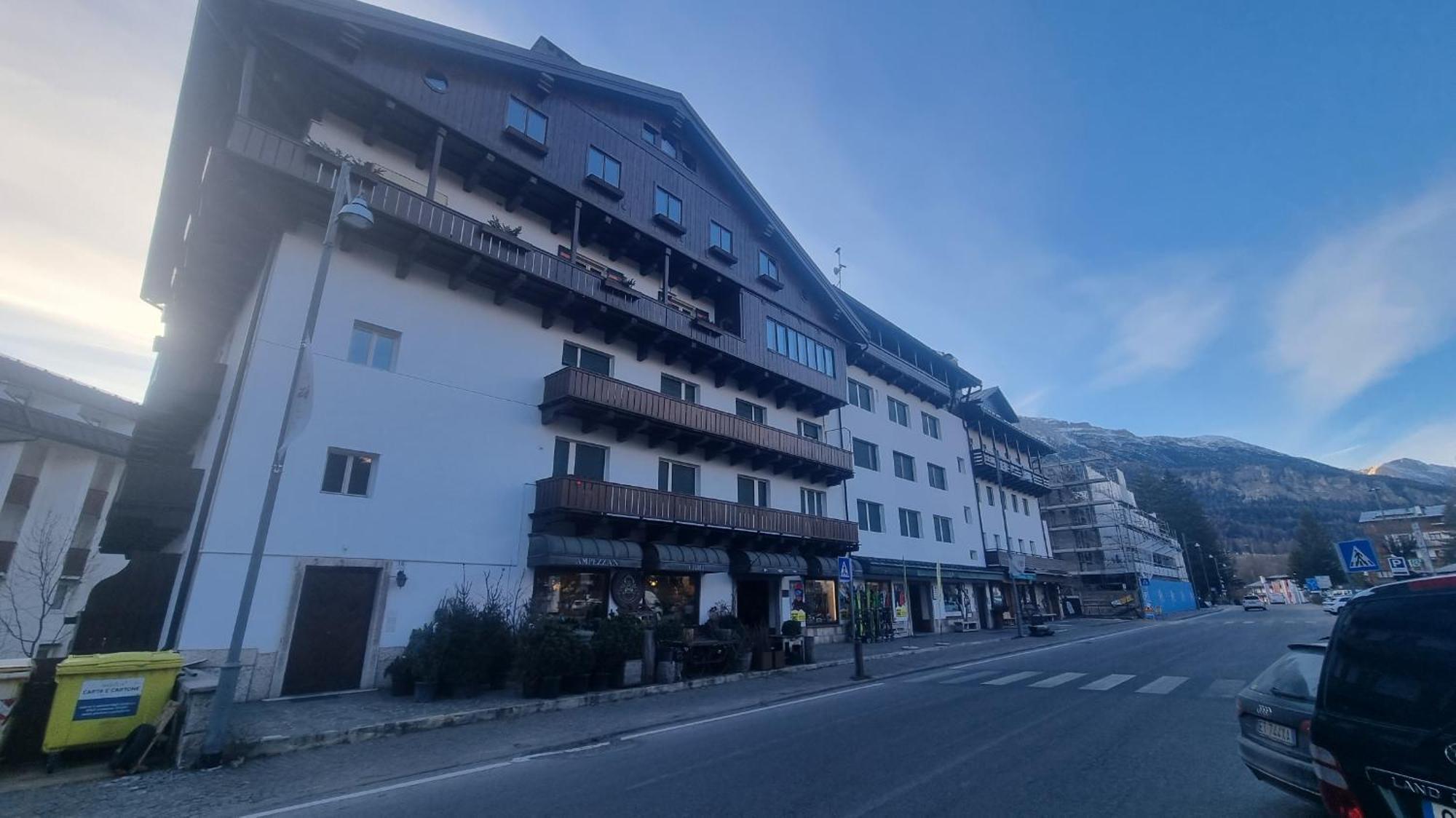 Studio Apartment Ariston In Centro A Cortina Cortina dʼAmpezzo Exterior foto