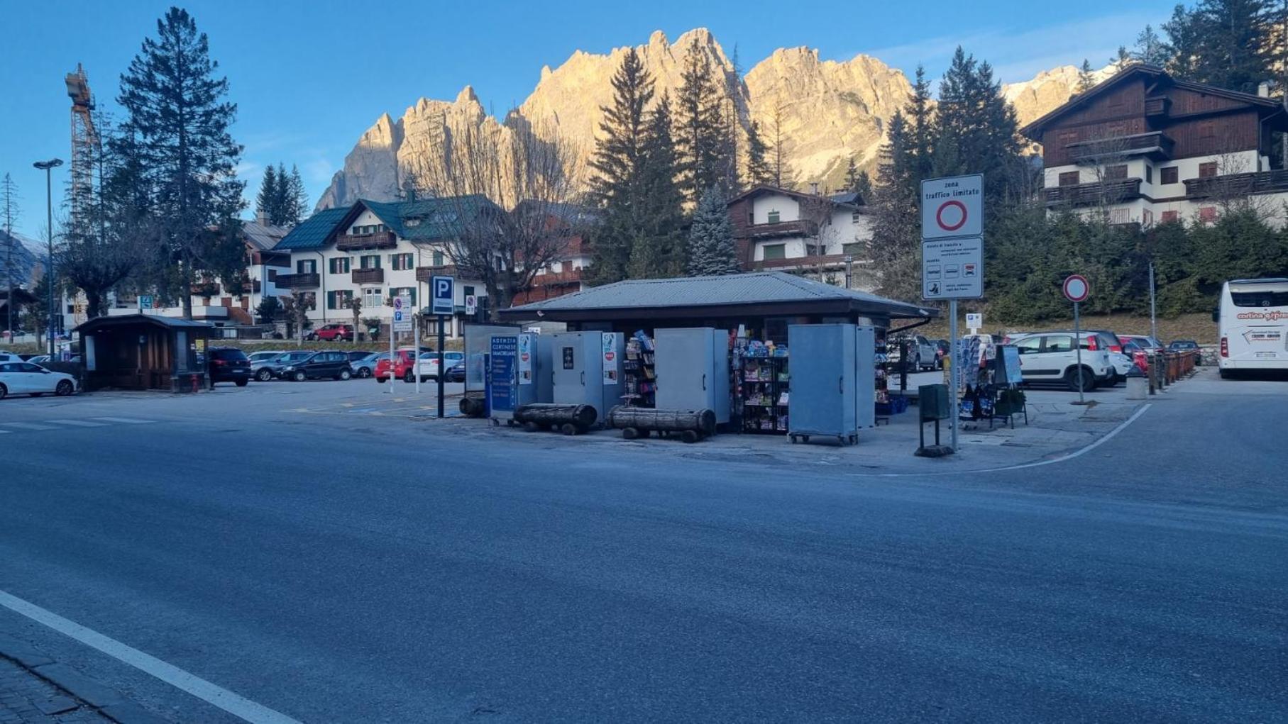 Studio Apartment Ariston In Centro A Cortina Cortina dʼAmpezzo Exterior foto